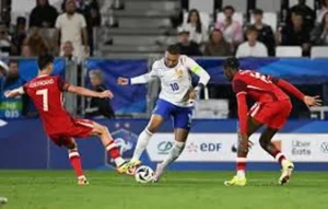 Quy Định Về Bắt Đầu Và Bắt Đầu Lại Trận Đấu Bóng Đá Theo Luật FIFA