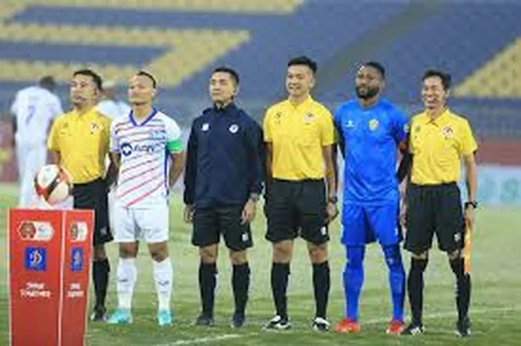 Tầm Quan Trọng Của Trợ Lý Trọng Tài Bóng Đá Trong Các Trận Đấu